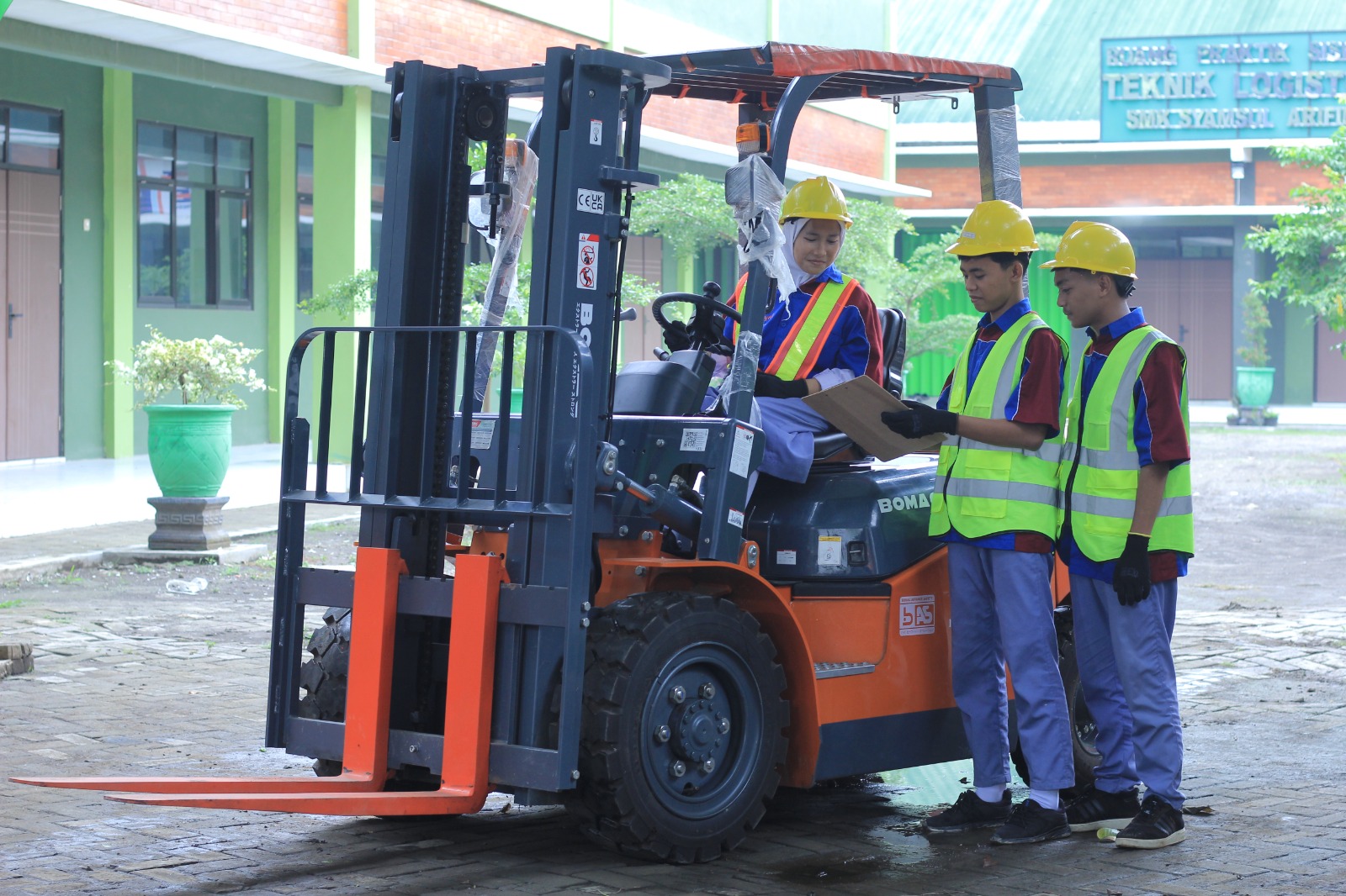 Praktik forklift